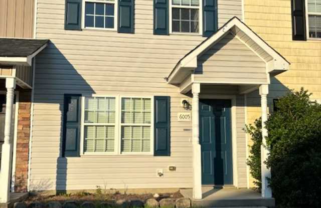 Grand on Grandeur! - 6005 Grandeur Avenue, Jacksonville, NC 28546