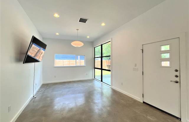 Awesome East Austin Flat Gallery 4