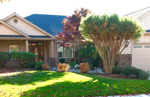 Spacious 3 Bed, 2 Bath Home in East Medford Gallery 1
