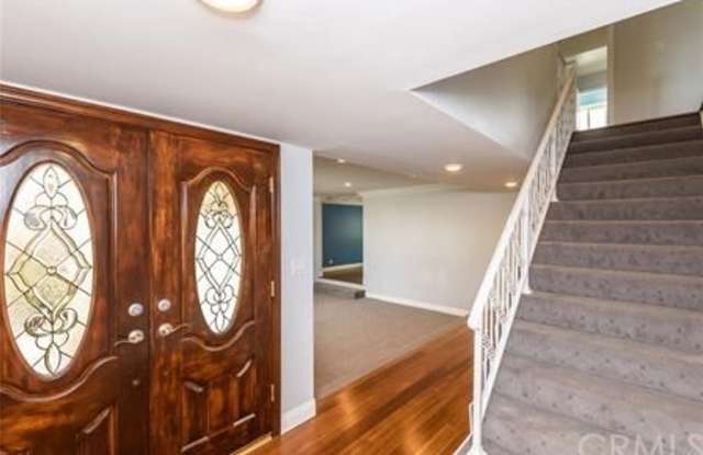 23329 Berendo Avenue Gallery 2