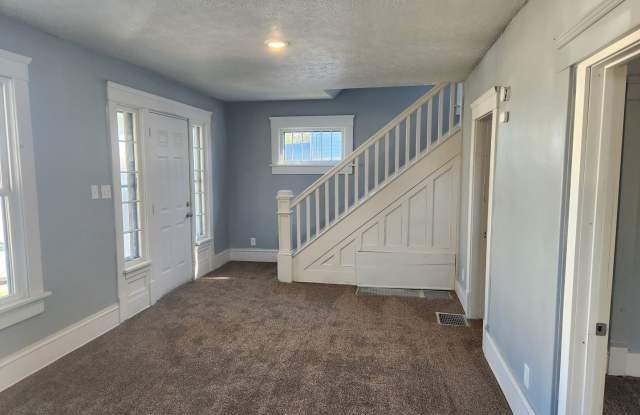 4 Bed / 1.5 Bath Fully Updated Home Gallery 4