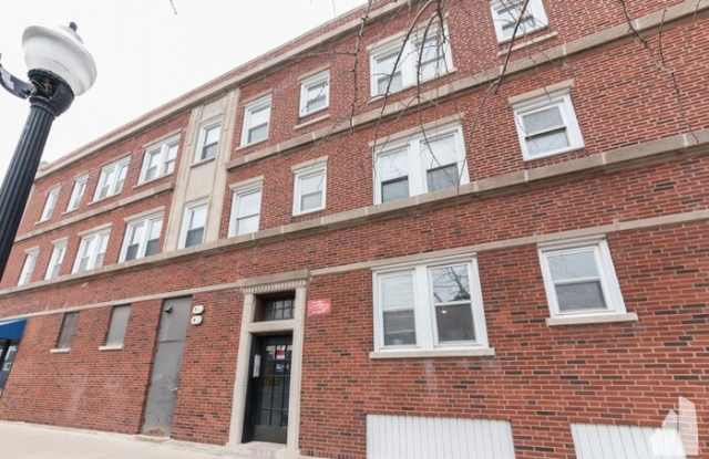 1484 West Winnemac Avenue Gallery 2