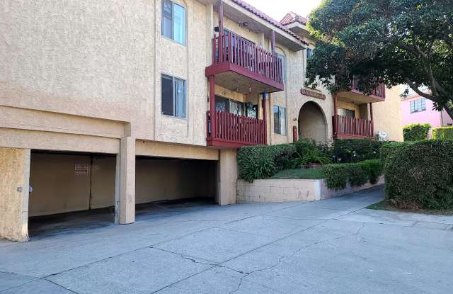 909 Westbourne Dr photos photos