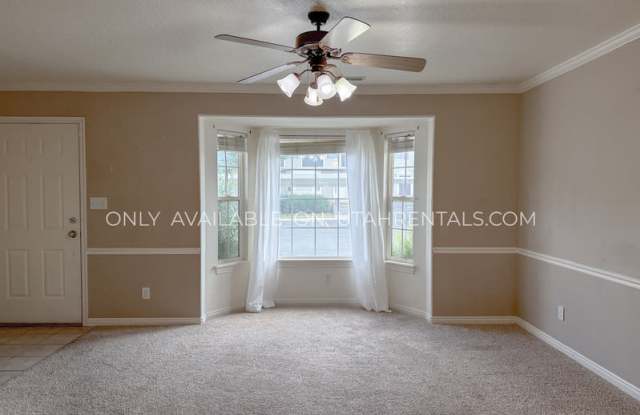 223 E 900 S photos photos