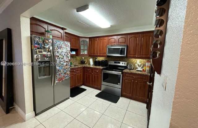 12860 SW 43rd Dr Gallery 2