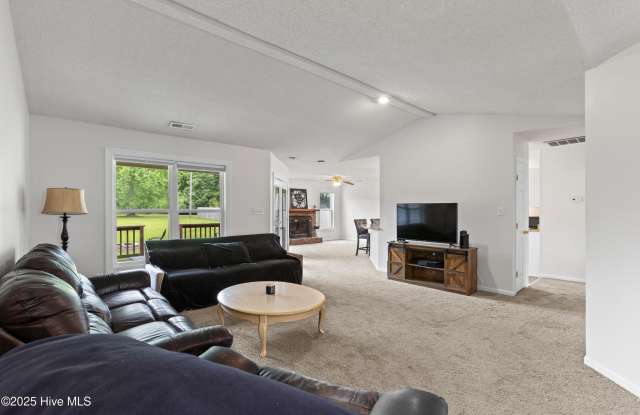 510 Greenfield Place Gallery 4