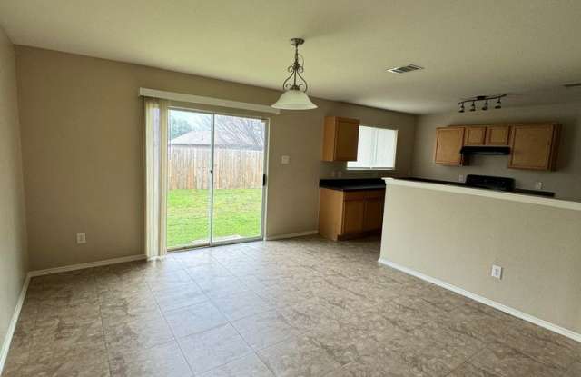 Great home in Heartland!  MOVE IN SPECIAL $250 OFF FIRST MONTHS RENT Gallery 4