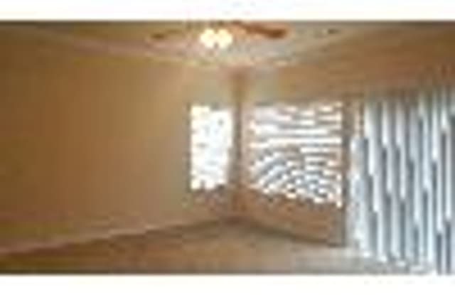 4Bed/2.5Bath 26700 sq ft home located in Wellesley Gallery 4