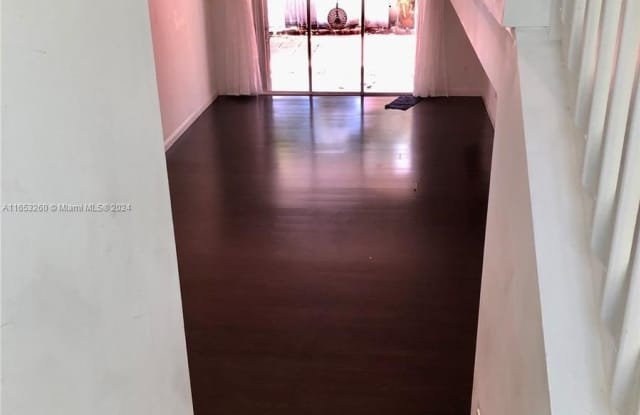 21260 3rd Ct Gallery 4