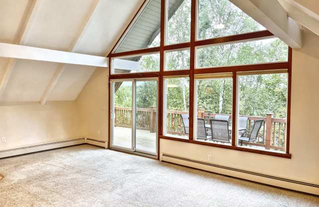 22454 Hilltop Circle Gallery 3