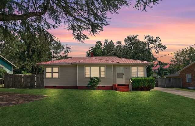 909 Sandalwood Dr photos photos