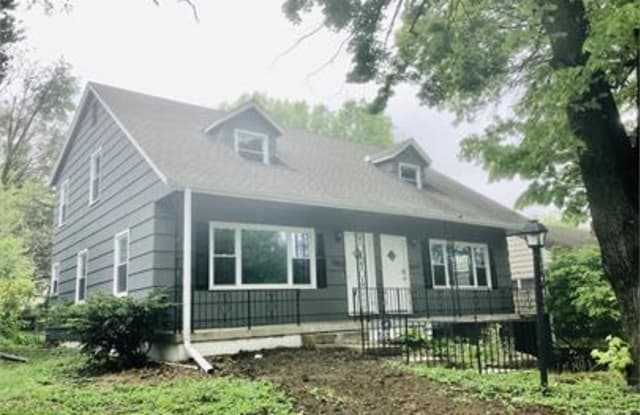 7633 Baltimore Avenue - A - 7633 Baltimore Avenue, Kansas City, MO 64114