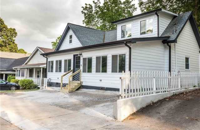 1170 Niles Avenue NW Gallery 2