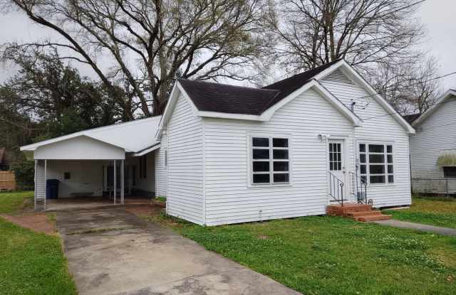 Cute 2BR/1BA Cottage With Lots of Extras! photos photos