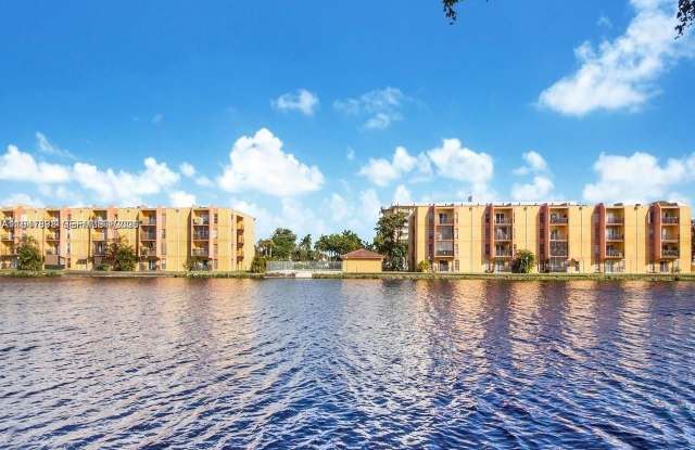 4717 NW 7th St - 4717 Northwest 7th Street, Miami, FL 33126 4717 NW 7th St - 4717 Northwest 7th Street, Miami, FL 33126