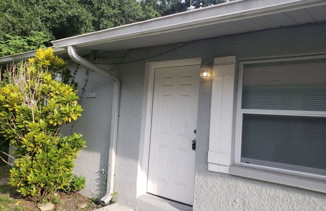 8215 N Klondyke St Unit B - 8215 N Klondyke St, Tampa, FL 33604