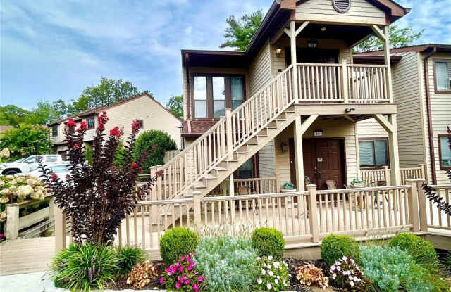 19 The Circle - 19 The Circle, Glen Head, NY 11545