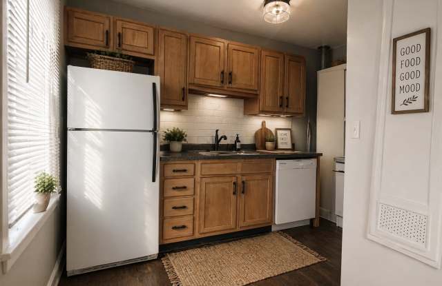 109 S McKinley Ave - Walk to Ball State – Bright & Updated 2BR Home! PRELEASING for AUGUST! photos photos