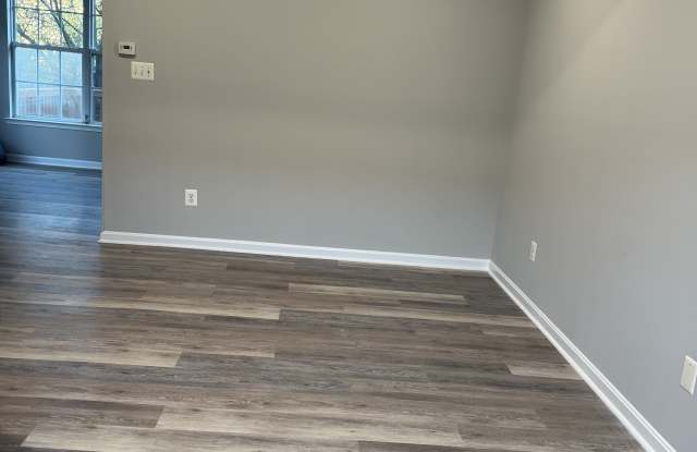 45516 Lakemont Square Gallery 3