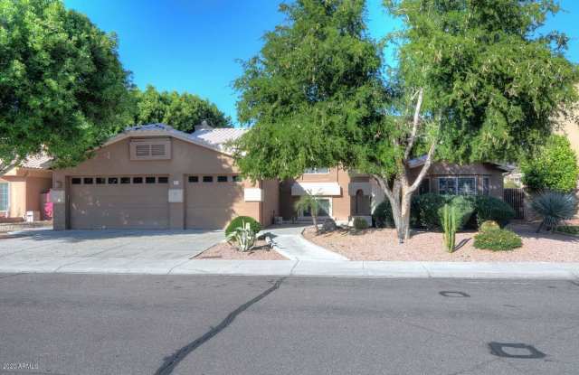 5522 W ARROWHEAD LAKES Drive Gallery 2
