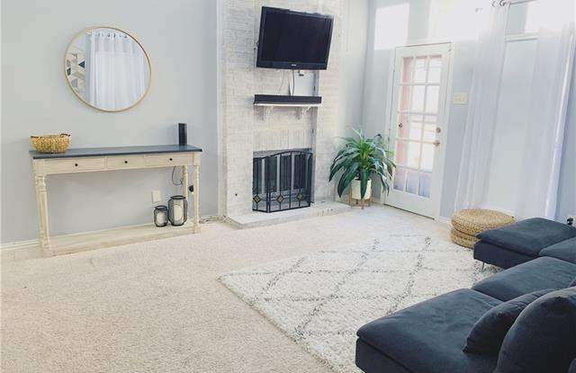 3827 Clover Hill Lane Gallery 2