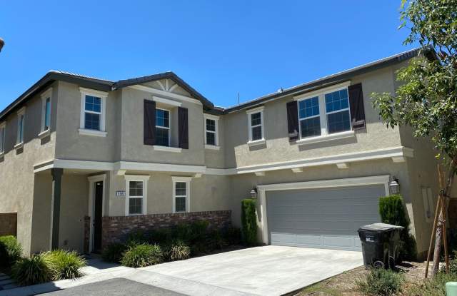 5 BEDROOM HOME FOR LEASING IN Eastvale photos photos