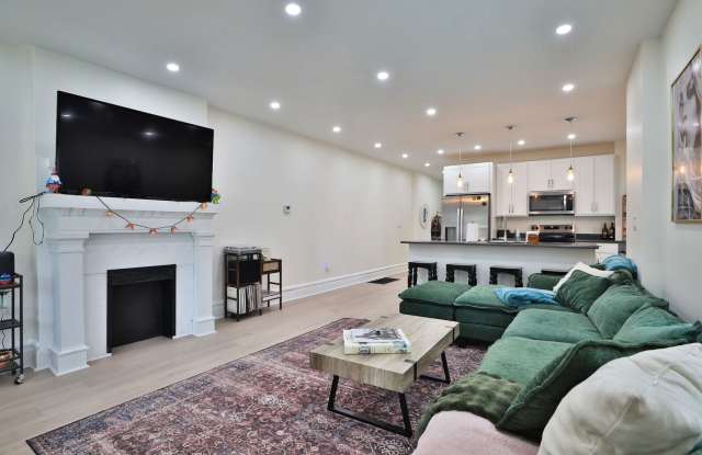 PRIME LOCATION Gallery 3