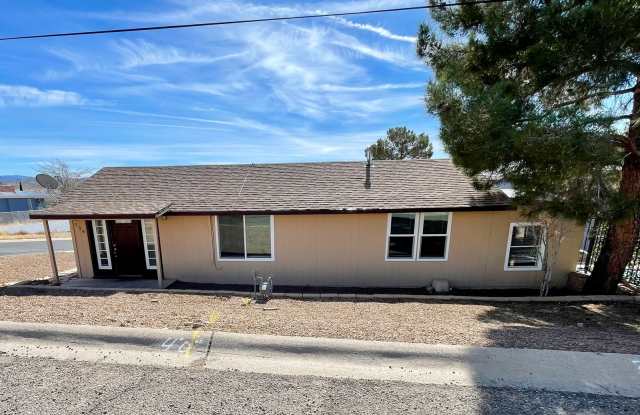 Cute Updated 3 Bedroom Home in Downtown Kingman! Gallery 3