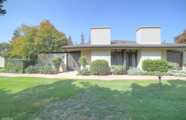 549 W Scott Ave - 549 West Scott Avenue, Fresno County, CA 93704
