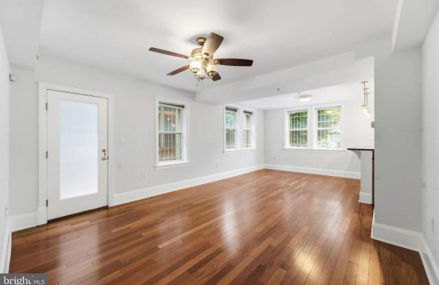 1465 COLUMBIA Road NW Gallery 1