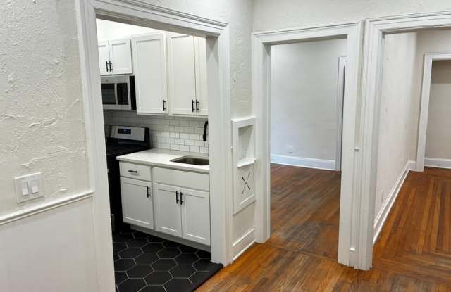 2742 Riverside Avenue - 10 photos photos