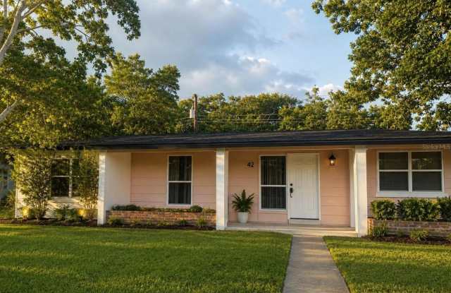 589 E NORMANDY BLVD. photos photos