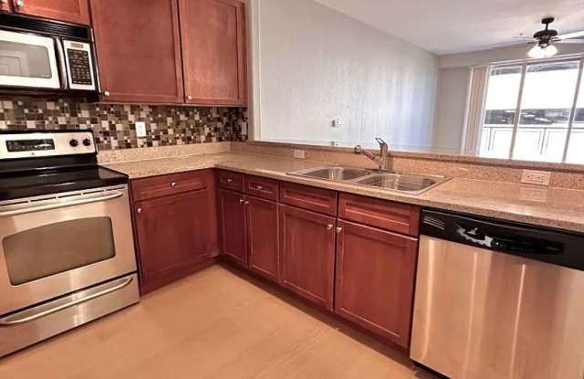 Open-Concept 2BR Condo | Private Primary Suite & Community Amenities Gallery 3