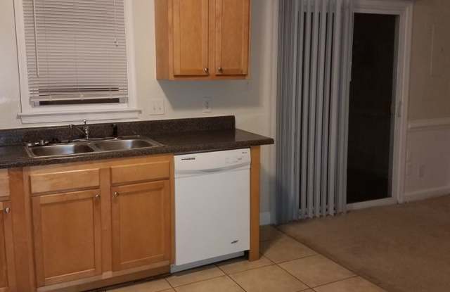 Spacious 3 bedroom Townhouse in Chesapeake Gallery 4