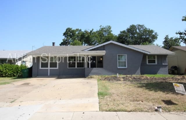 1831 Moonbeam Lane - 1831 Moonbeam Lane, Carrollton, TX 75006