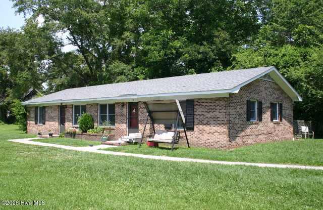 4215 Peachtree Avenue photos photos