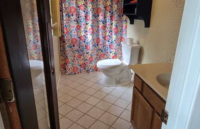 2 Bedroom  1 Bathroom home for rent Gallery 4