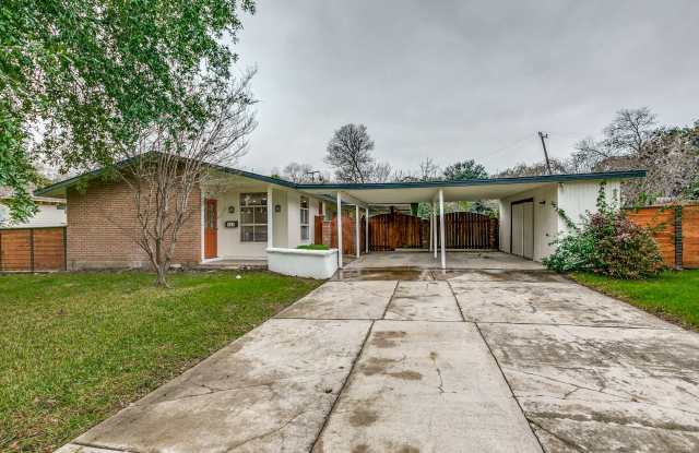 MID-CENTURY MODERN IN BEL MEADE Gallery 4
