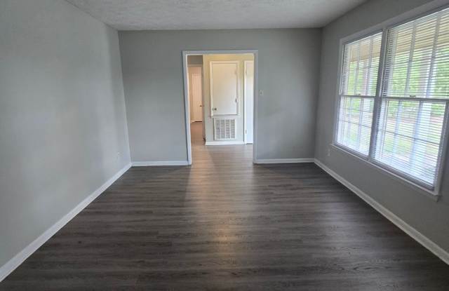 6824 Mahogany ~ Cliffdale West Gallery 4