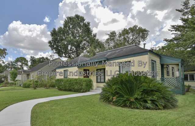 4388 Varsity Ln - 4388 Varsity Lane, Houston, TX 77004