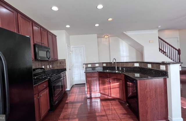 13677 VENTURI LANE Gallery 4