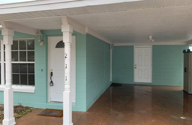 211 E Floyd Av Gallery 2