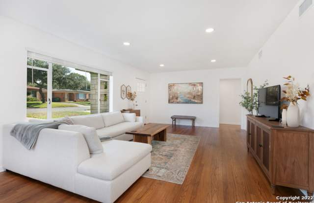 ~~COZY 3BD/2BA HOME! HIGHLANDS HIGH SCHOOL!!~~ photos photos