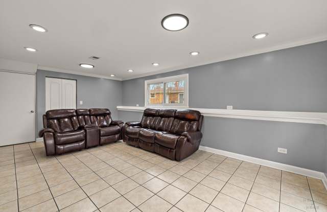 1923 E Pawnee Lane Gallery 3