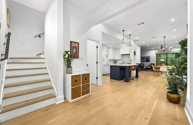 705 West Johanna Street photos photos