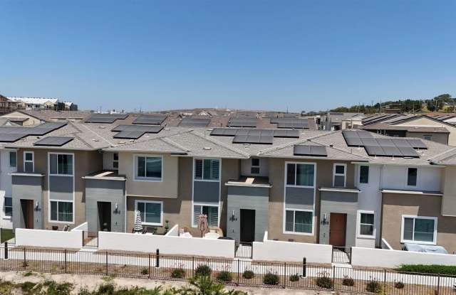 2044 BLUESTONE CIR. Gallery 3