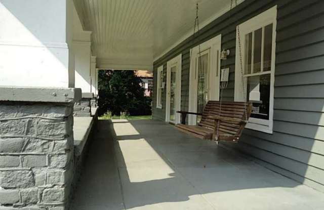 670 Waldo Street SE Gallery 2