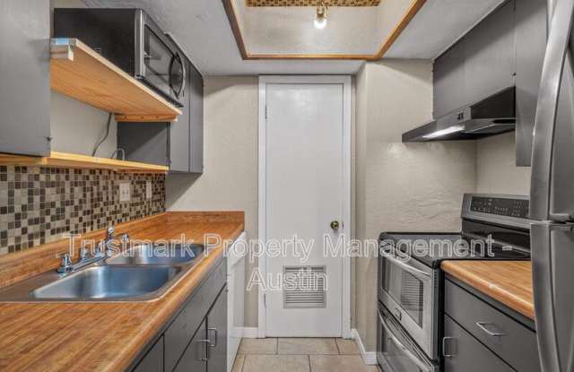 2600 Penny Lane photos photos