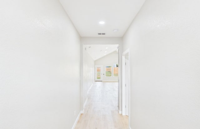 Like-New 3BR/2BA Home with Open Floor Plan & Fenced Yard Gallery 3