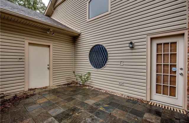 3044 Old Mill Run Gallery 4